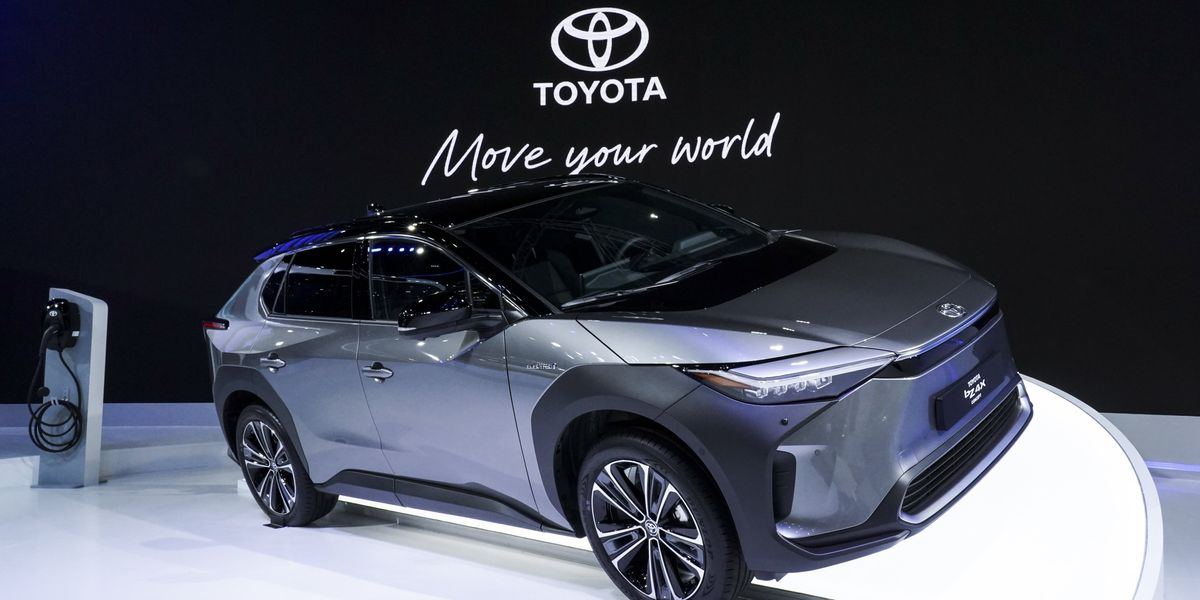 Nem veszik az elektromost, a Toyota belső égésű motorokat fejleszt