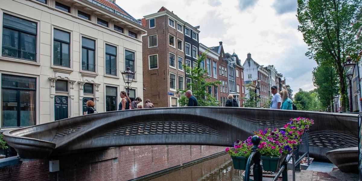 Amszterdamban áll világ első 3D-s nyomtatással készült hídja