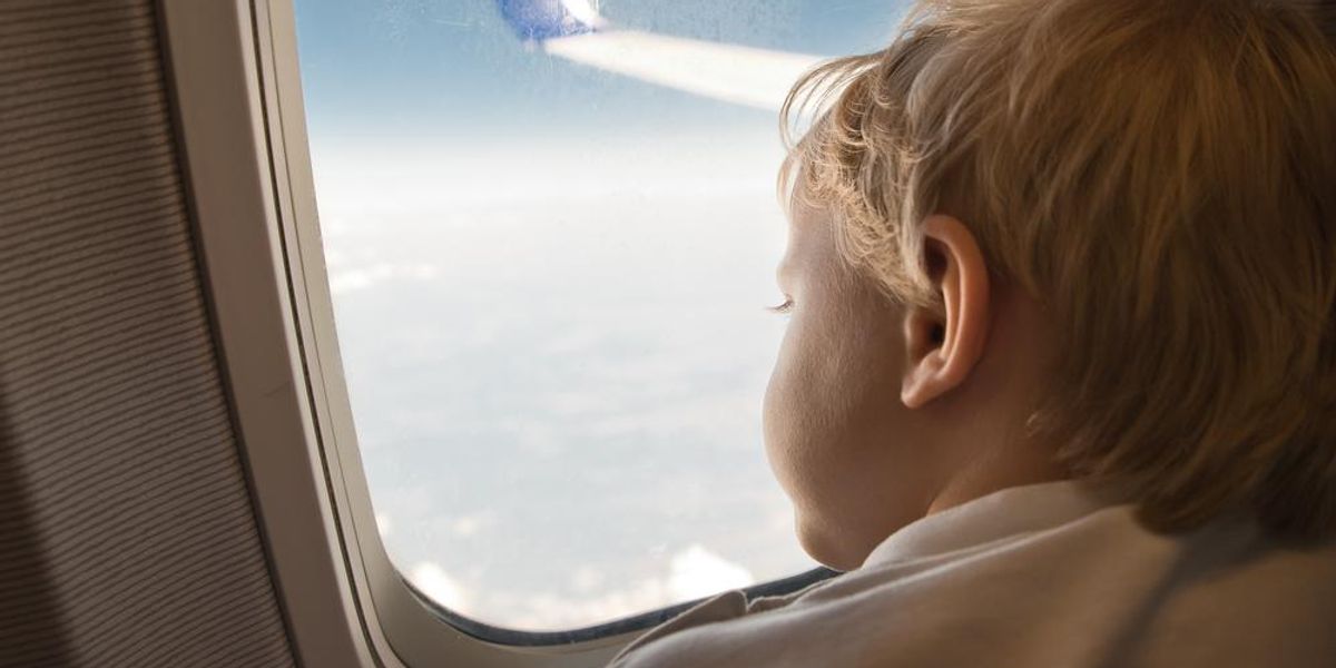Repülés kicsikkel – Tippek egy  stewardesstől