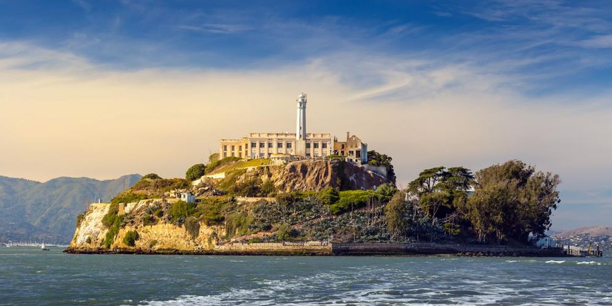 Alcatraz: rózsakert, börtön és népszerű látványosság