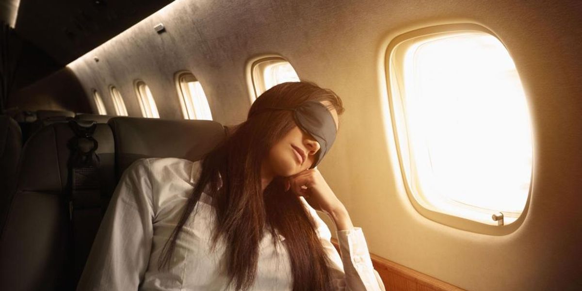 7 tipp, hogy könnyebben aludj el a hosszú repülőúton